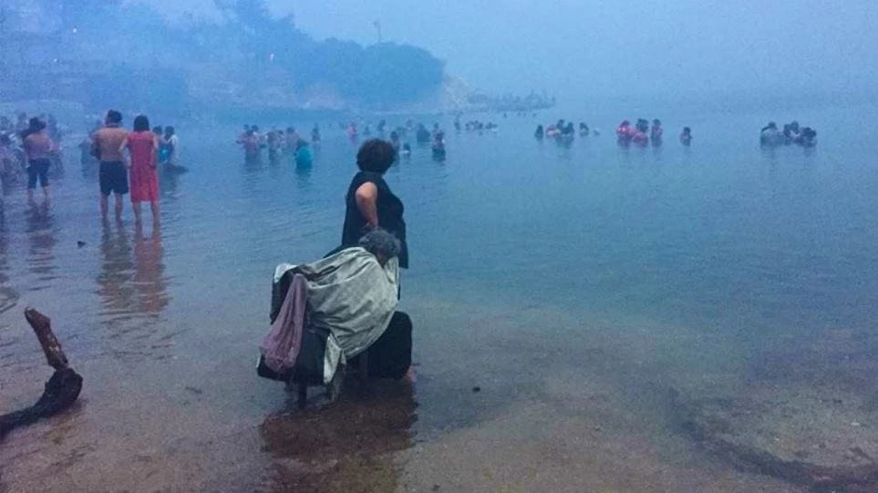 «Εχει πνιγμένους, όταν πλησιάσεις σβήστε μηχανές – Νιώσαμε βαρύ το κουπί -Ηταν κρεμασμένο ένα παλικάρι…» – Βίντεο – Δράμα και οργή